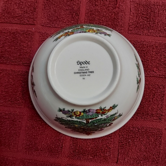 Spode England Christmas Tree Nut Bowl S3324 Holly Green Rim Santa 5.5" X 2.5" - Picture 13 of 13